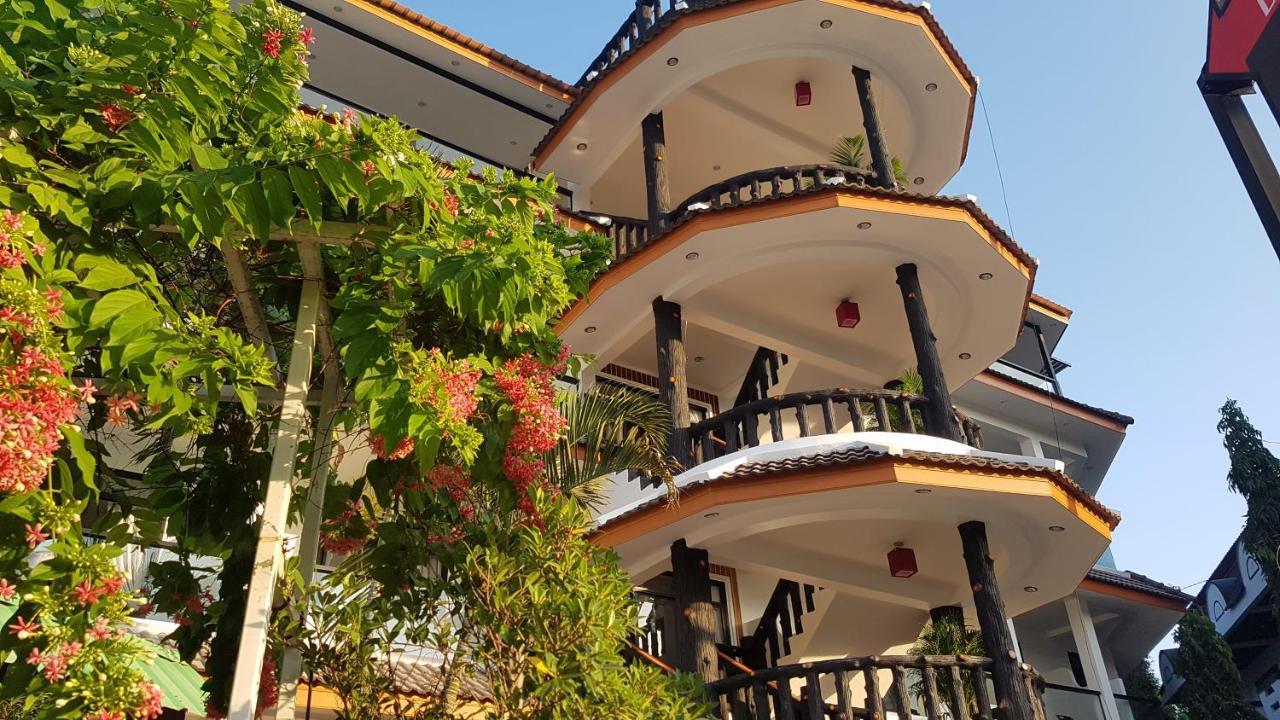 La Capannina Hotel Patong Dış mekan fotoğraf